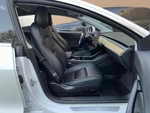 Used 2020 Tesla Model 3 Standard Range Plus image 37