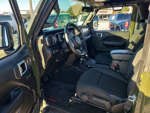 Used 2021 Jeep Wrangler Sport w/ Technology Group image 19