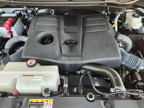 Used 2023 Toyota Tundra Limited AWD/4WD image 21