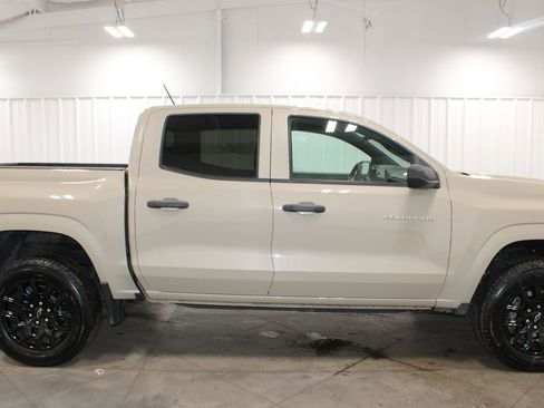 Used 2023 Chevrolet Colorado W/T image 11