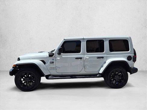 Used 2024 Jeep Wrangler Unlimited Sahara AWD/4WD image 9