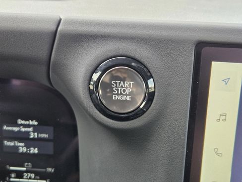 Used 2025 Lexus GX 550 w/ Cold Area Package AWD/4WD image 20
