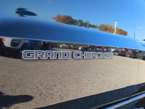 Used 2019 Jeep Grand Cherokee Overland image 13