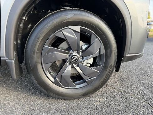 New 2026 Nissan Rogue SV AWD/4WD image 10