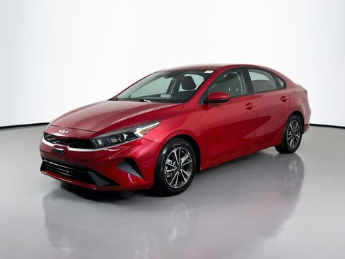 Used 2023 Kia Forte LXS FWD image 4