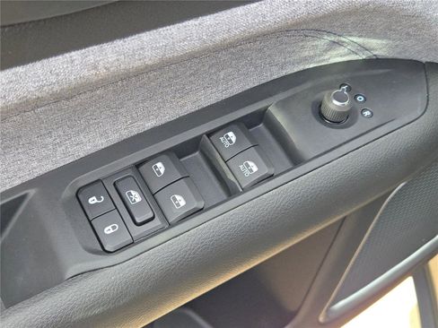 New 2025 Jeep Compass Latitude w/ Convenience Group image 18