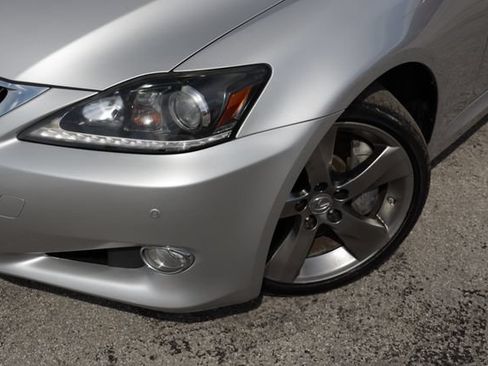 Used 2011 Lexus IS 350C w/ Luxury Pkg RWD image 25