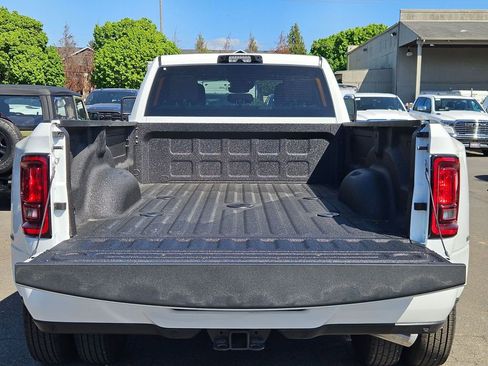 New 2026 RAM 3500 Big Horn AWD/4WD image 10