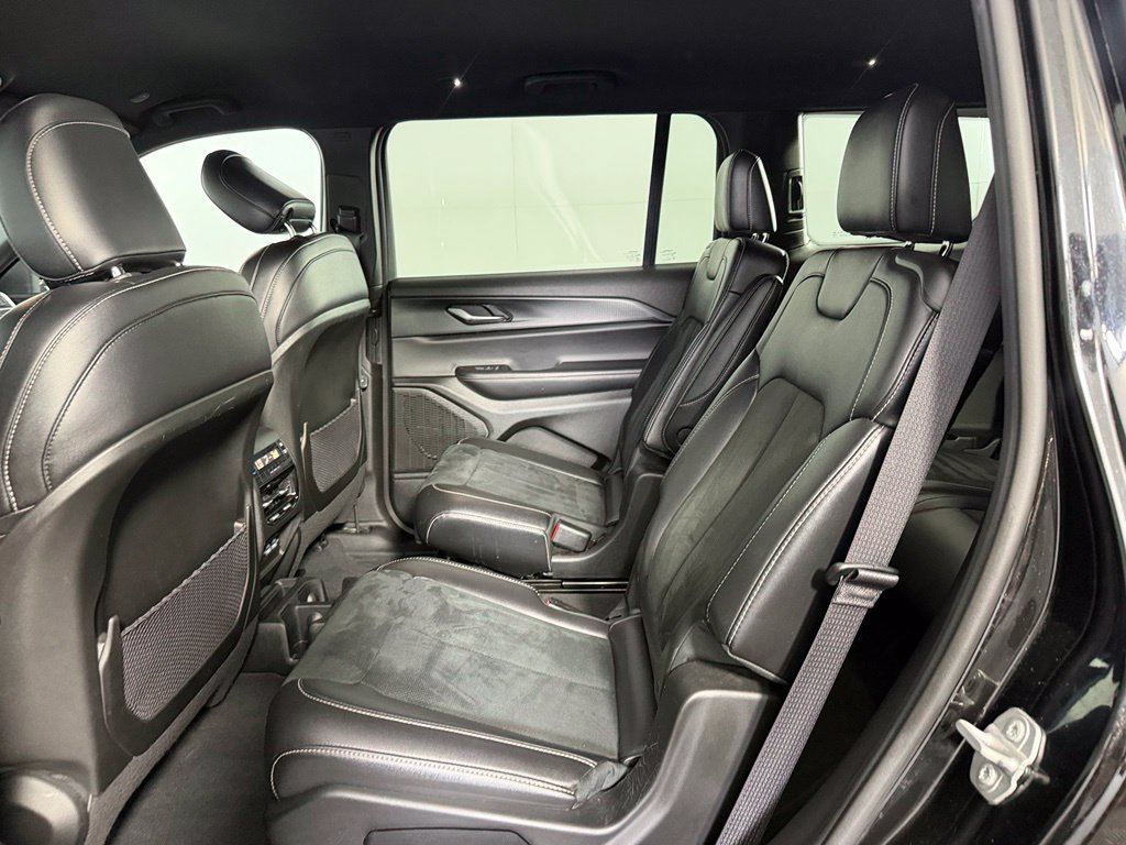 Certified 2025 Jeep Grand Cherokee L Laredo RWD image 15