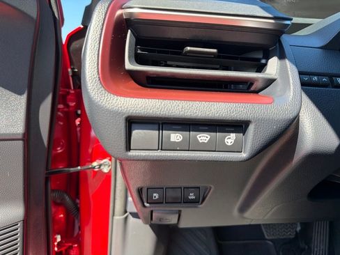 Used 2024 Toyota Prius Prime FWD image 19