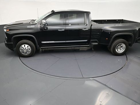 Used 2025 Chevrolet Silverado 3500 High Country w/ High Country Premium Package AWD/4WD image 13