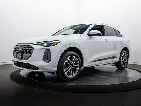 Certified 2025 Audi Q5 Premium Plus w/ Premium Plus image 7