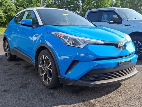 Used 2019 Toyota C-HR XLE FWD image 1