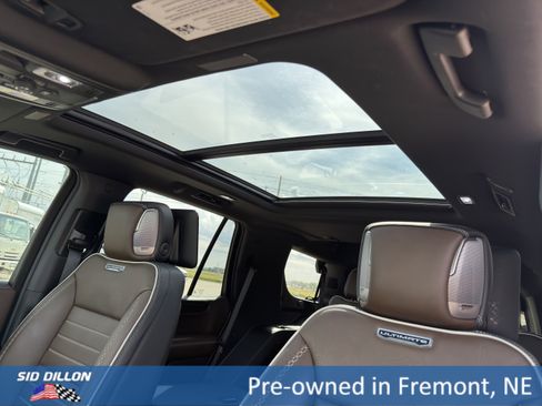 Used 2025 GMC Yukon Denali Ultimate w/ LPO, Floor Liner Package AWD/4WD image 18