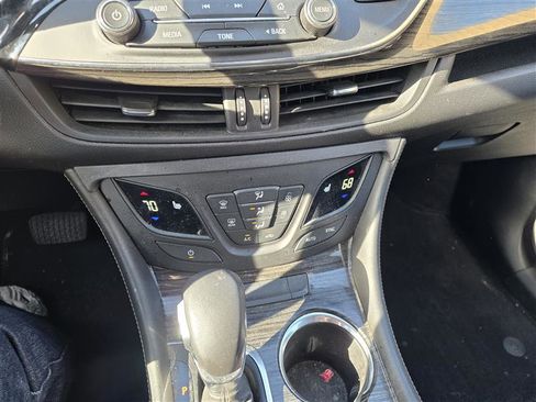 Used 2018 Buick Envision Essence image 15