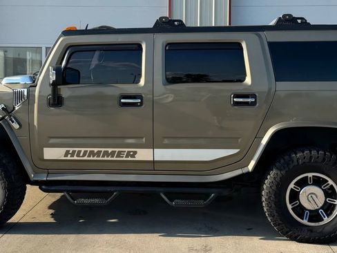Used 2005 HUMMER H2 w/ Preferred Equipment Group image 19