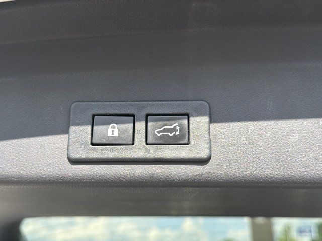 Used 2022 Subaru Ascent Limited AWD/4WD image 41