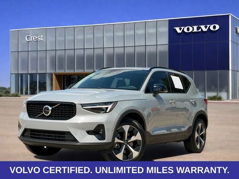 Certified 2026 Volvo XC40 B5 Plus AWD/4WD image 1