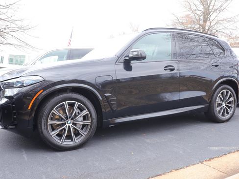 New 2026 BMW X5 xDrive50e w/ M Sport Package image 1