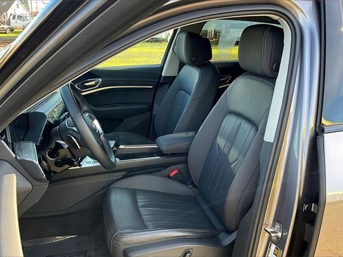 Used 2021 Audi e-tron Premium Plus w/ Premium Plus Package image 9