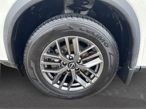 Used 2023 Nissan Rogue S image 12