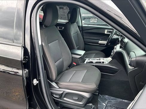 Used 2023 Ford Explorer XLT AWD/4WD image 31