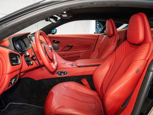 Used 2023 Aston Martin DB11 Coupe image 13