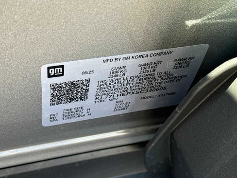 New 2025 Chevrolet Trax LT w/ Driver Confidence Package image 11