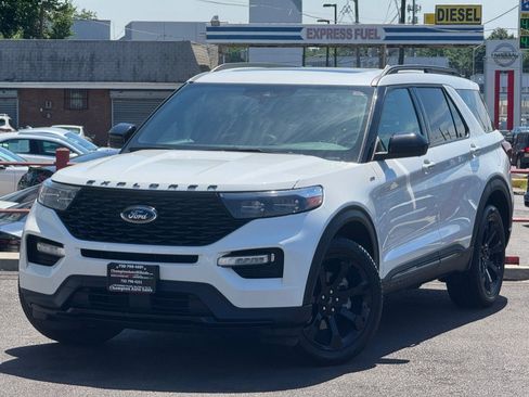 Used 2023 Ford Explorer ST-Line w/ Class IV Trailer Tow Package AWD/4WD image 9