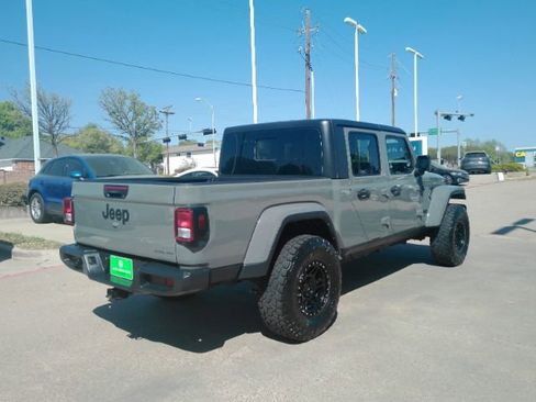 Used 2022 Jeep Gladiator Sport image 6