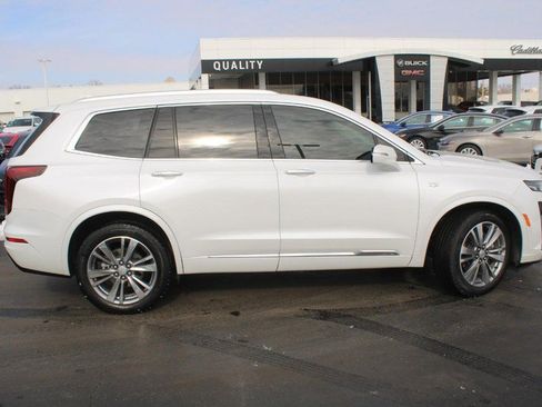 Used 2024 Cadillac XT6 Premium Luxury image 8