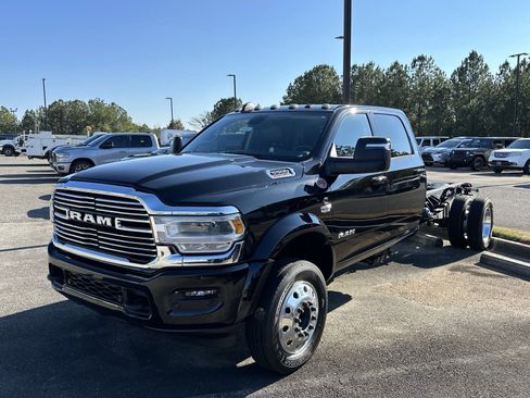 New 2024 RAM 5500 Laramie image 3