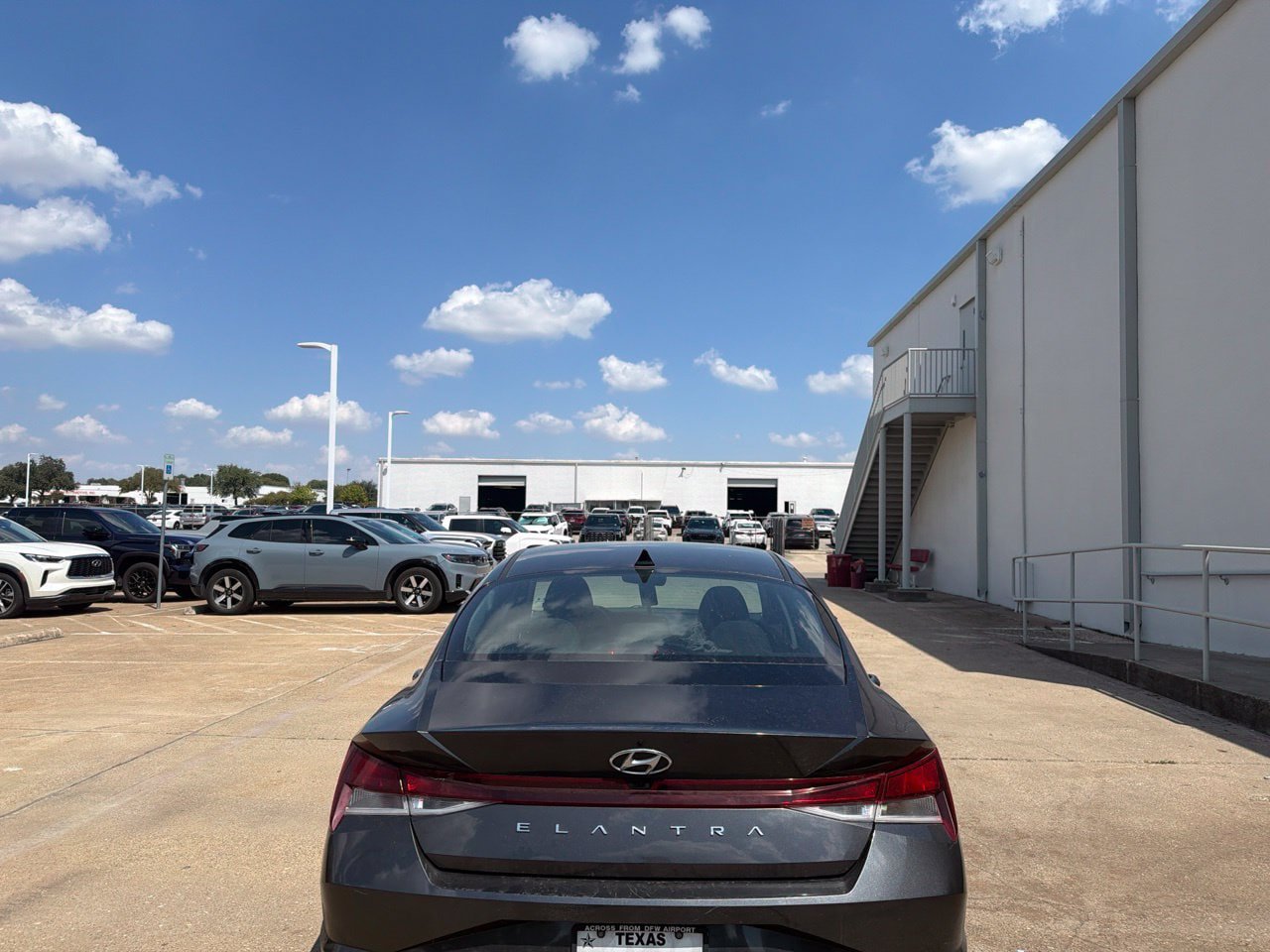 Used 2023 Hyundai Elantra SEL FWD image 6