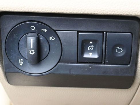 Used 2010 Ford Fusion SE image 16