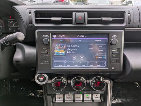 Used 2022 Toyota GR86 Premium w/ ALL Weather Mat Package (TMS) RWD image 13