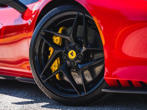 Used 2021 Ferrari F8 Tributo RWD image 34