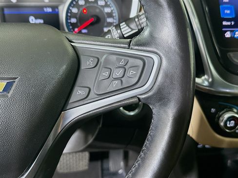 Used 2022 Chevrolet Equinox Premier AWD/4WD image 17