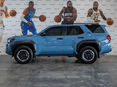 Used 2025 Toyota 4Runner TRD Off-Road Premium image 18