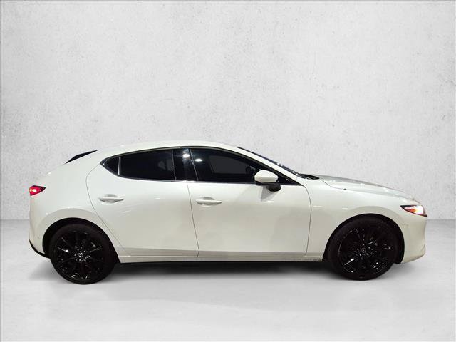 Used 2019 MAZDA MAZDA3 Hatchback w/ Preferred Package FWD image 4