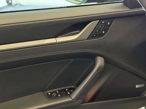 Used 2025 Porsche 911 Carrera image 14