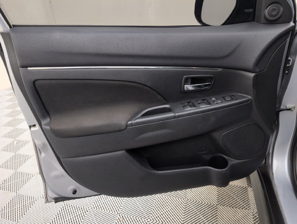 Used 2017 Mitsubishi Outlander Sport ES FWD image 28