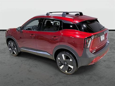 New 2026 Nissan Kicks SR w/ Cold Weather Package image 2