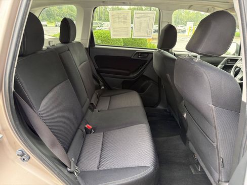 Used 2014 Subaru Forester 2.5i Premium w/ All-Weather Package AWD/4WD image 31