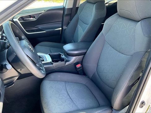Used 2024 Toyota RAV4 XLE FWD image 24