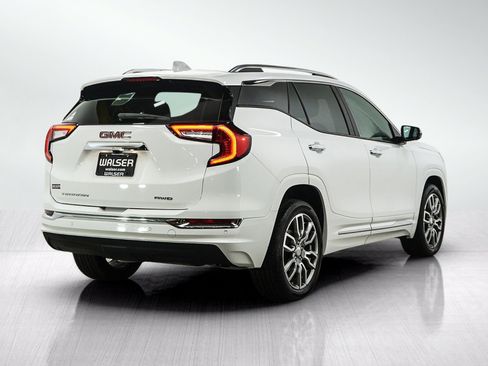 Used 2024 GMC Terrain Denali w/ Denali Premium Package AWD/4WD image 5