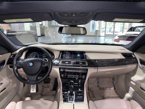 Used 2014 BMW 750i RWD image 7