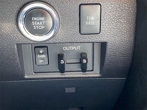 Used 2020 Toyota Tundra Limited image 28