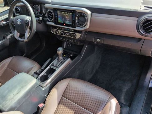 Used 2017 Toyota Tacoma Limited w/ Tow Package image 26