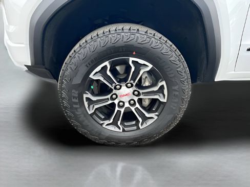 Used 2023 GMC Canyon AT4 w/ Canyon Safety Plus Package AWD/4WD image 22