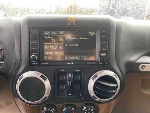 Used 2014 Jeep Wrangler Unlimited Sahara w/ Connectivity Group image 13